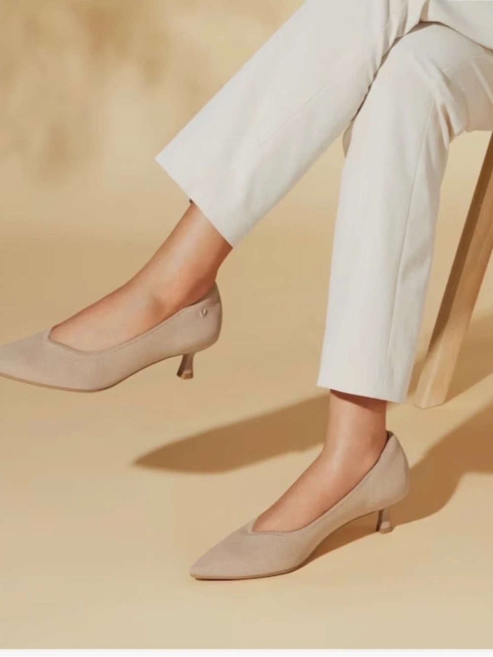 Vivaia scarlett pointed toe kitten heels Sz 41 EU 9.5 US Tan Nude Knit CLEAN